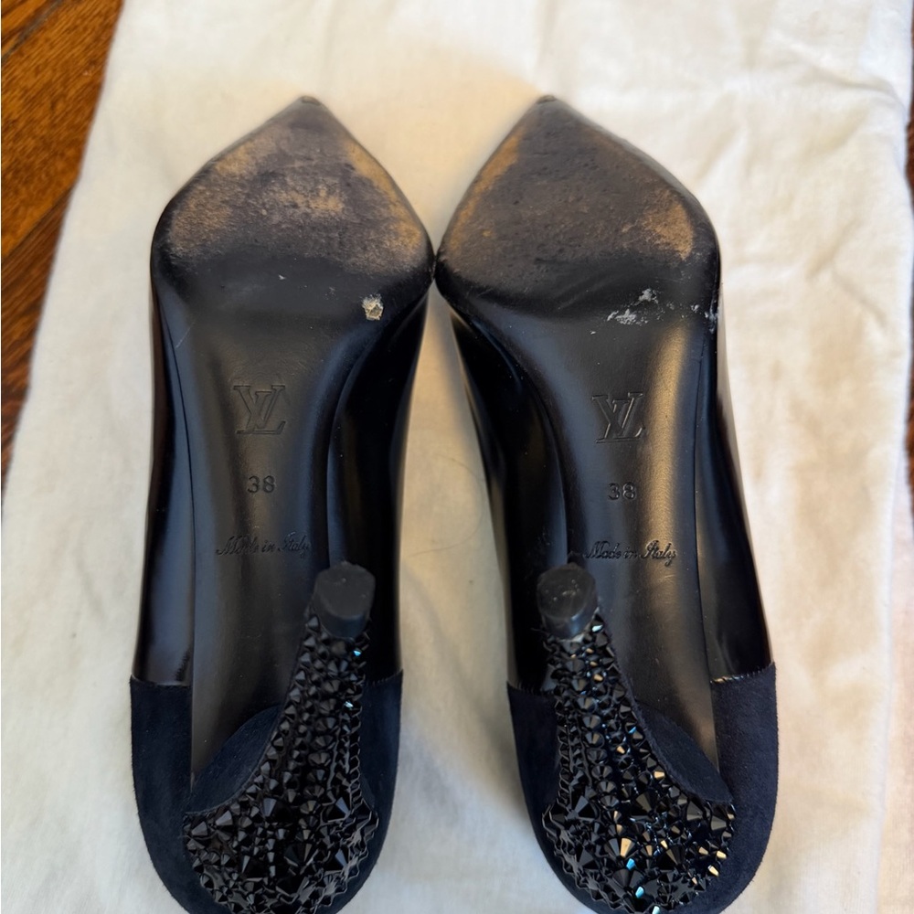 Louis Vuitton Black Pointed-Toe Patent Leather Pumps - Picture 4 of 5